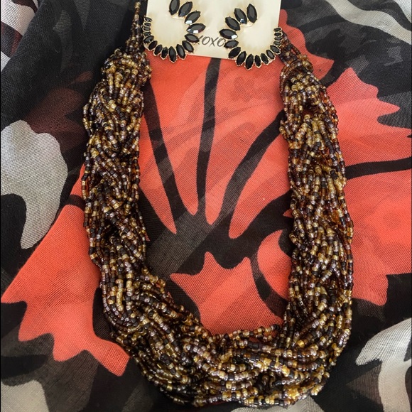 Necklace and Earrings Set - Picture 6 of 11